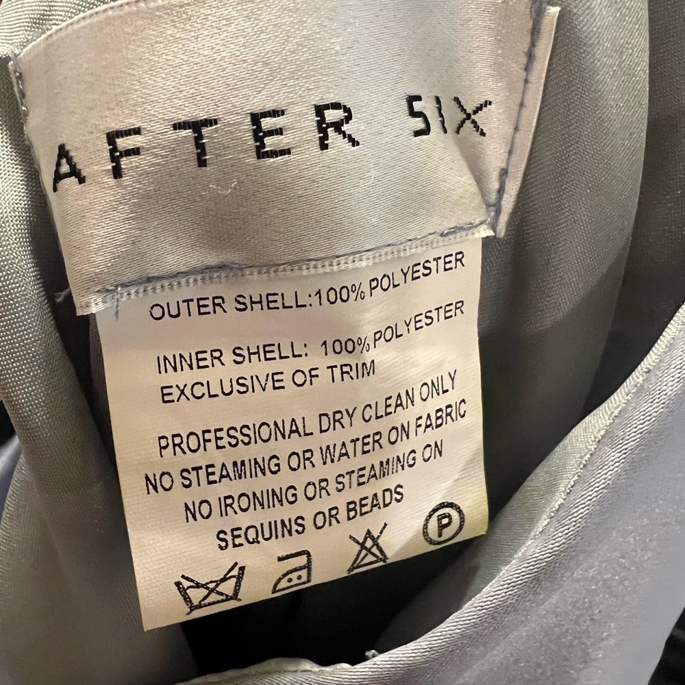 Excellent condition, worn once - Picture 4 of 5